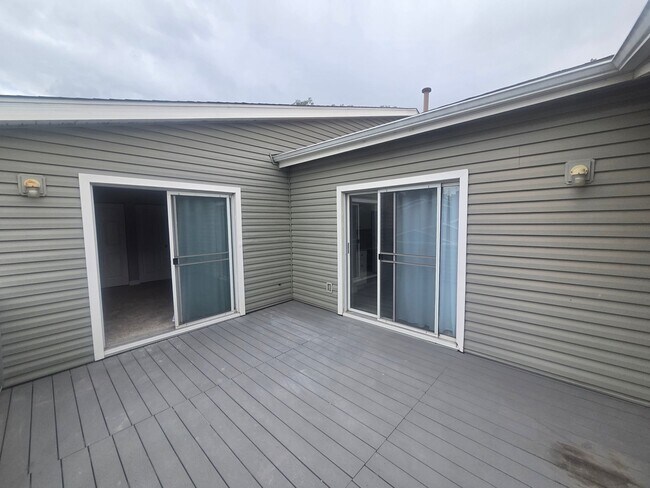 Building Photo - 8470 Everett Way