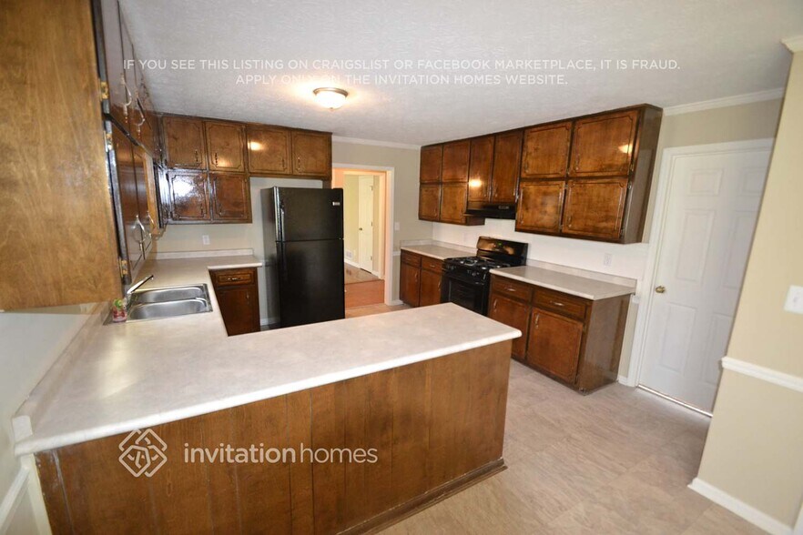 Building Photo - 2498 Quentin Dr