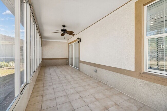Building Photo - 2011 Villa Sites Dr