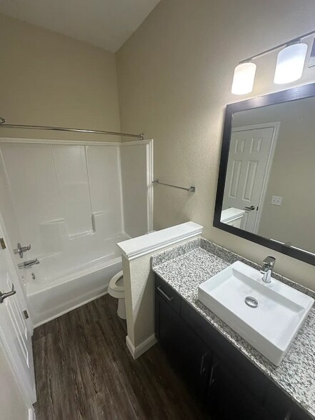 Building Photo - 616 City Ctr Wy