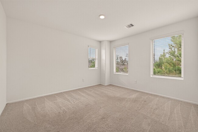 Building Photo - 1307 Vincente Ct