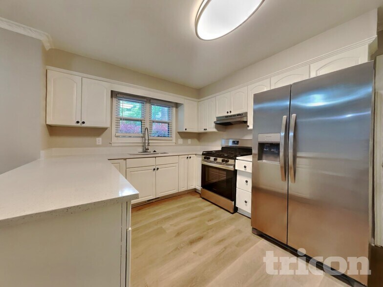 Building Photo - 2309 Pastille Ln