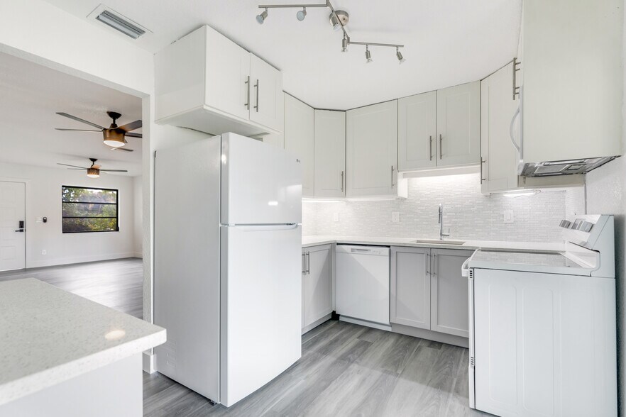 Kitchen - 16320 John Morris Rd