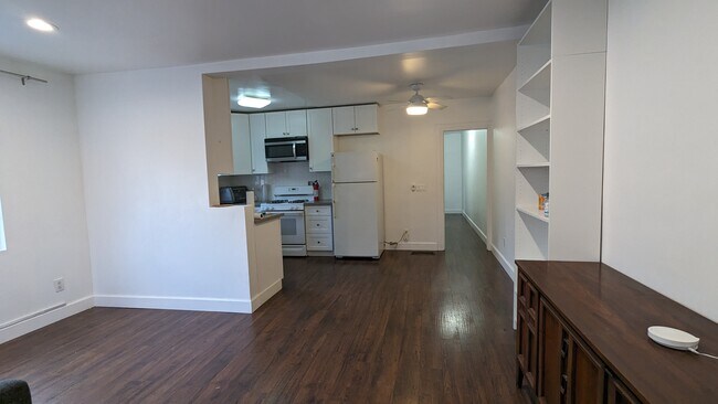 Kitchen /Living room - 1122 E Harvard St