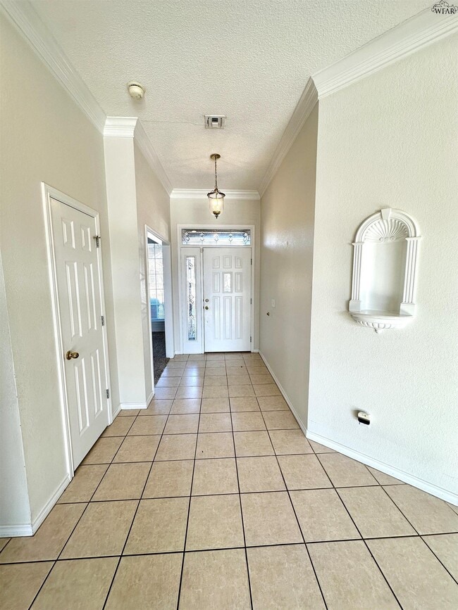 Building Photo - 3028 Whitehall Ln