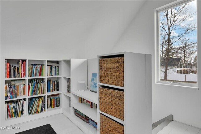 Building Photo - 18 Granite St