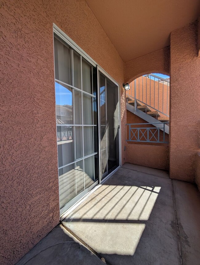 Building Photo - 2-BEDROOM CONDO IN SUMMERLIN LAS VEGAS