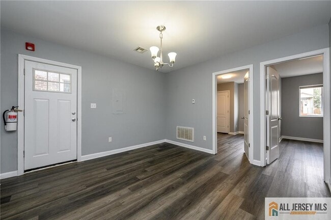 Building Photo - 305 Pershing Ave