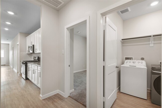 Building Photo - 5811 Quest Valley Dr