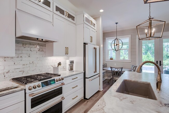 Building Photo - 40 Kristin Ct