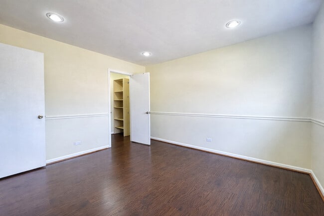 Building Photo - 1527 Mohawk Trail