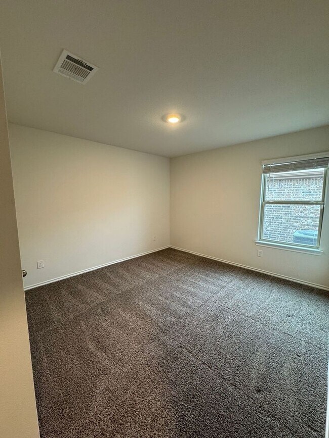 Building Photo - Spacious 4BR House in Aubrey