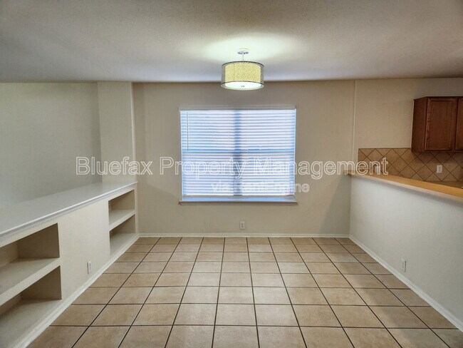 Building Photo - 943 Tisbury Pkwy
