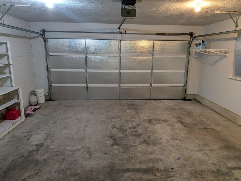 Building Photo - 186 W 1100 N