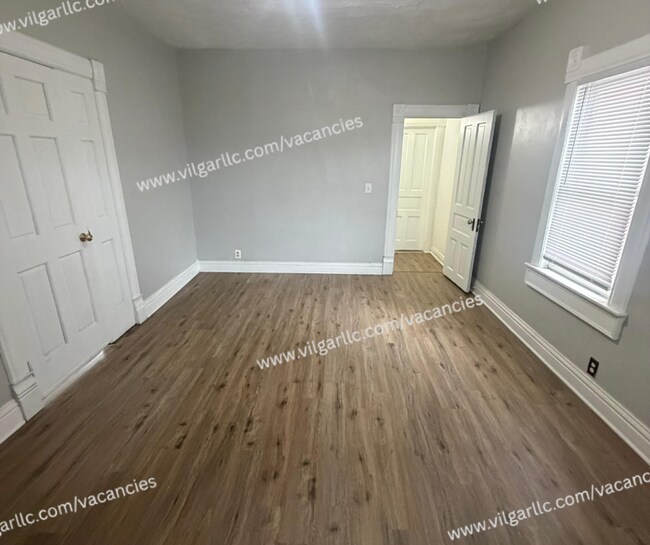 Building Photo - 1114 Pine St