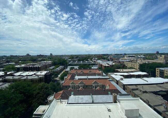 Building Photo - 3550 N Lake Shore Dr