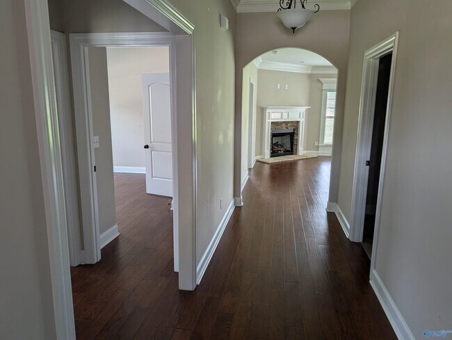 Building Photo - 7126 Weeping Willow Dr SE