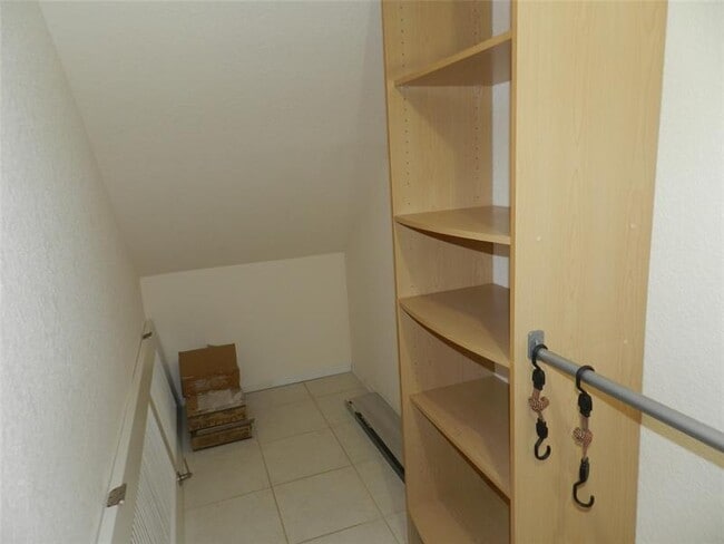 Building Photo - 6307 Bay Club Dr