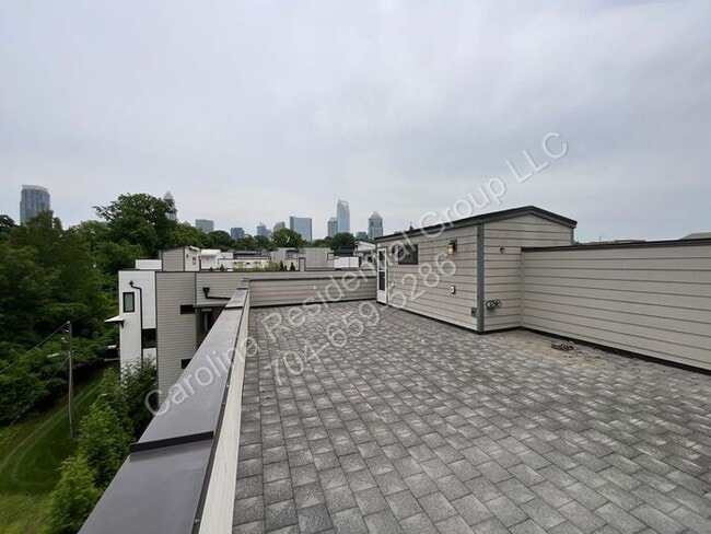Building Photo - 1012 Westbrook Dr