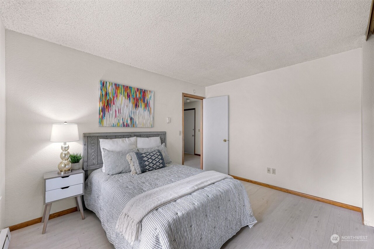 Building Photo - 5844 NE 75th St