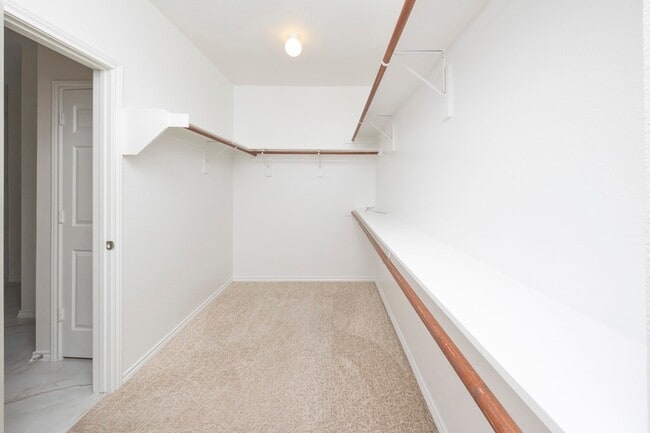 Building Photo - 2404 Heather Glen Dr