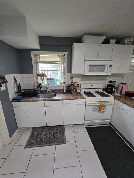 kitchen - 660 McKinley St