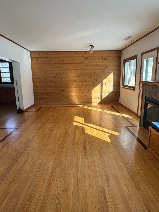 Building Photo - 3079 Pittsview Dr