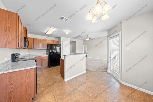 Building Photo - 1115 Roanoke Dr