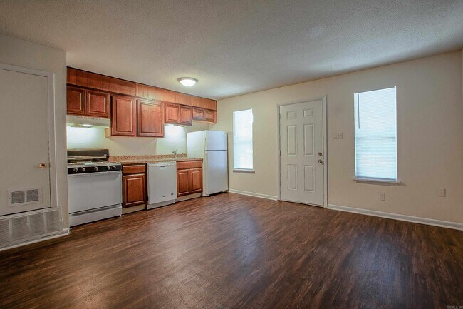 Building Photo - 201 N Polk St