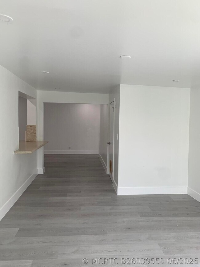 Building Photo - 4005 NW 76th Ave