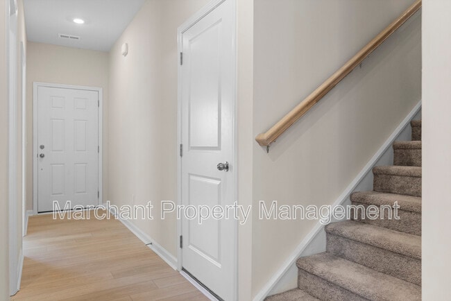Building Photo - 211 Backstay Ln