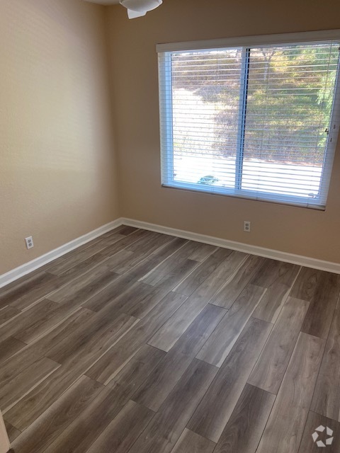 Building Photo - 121 Pearl