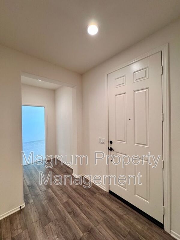 Building Photo - 24331 Ponderosa Ln
