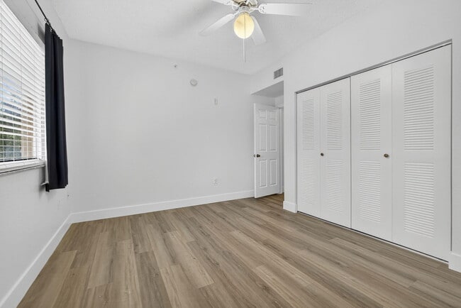 Building Photo - 340 Crestwood Cir