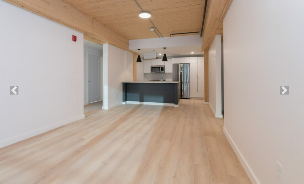Building Photo - 1 E Lenox St