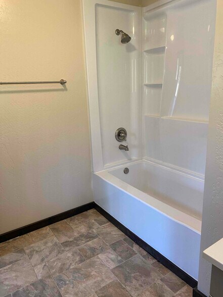 Building Photo - 38 Picnic Gulch Rd