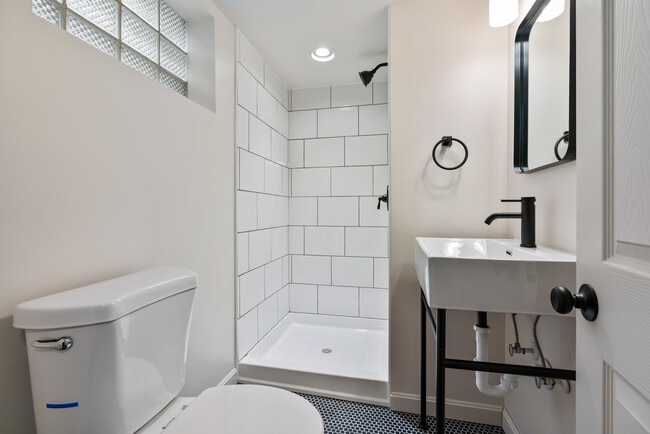 Building Photo - 4484 Scherling St