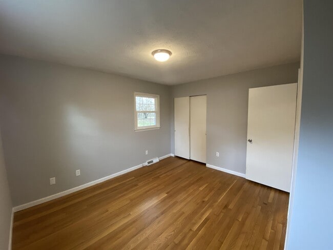 Building Photo - 4041 Foxe Basin Rd