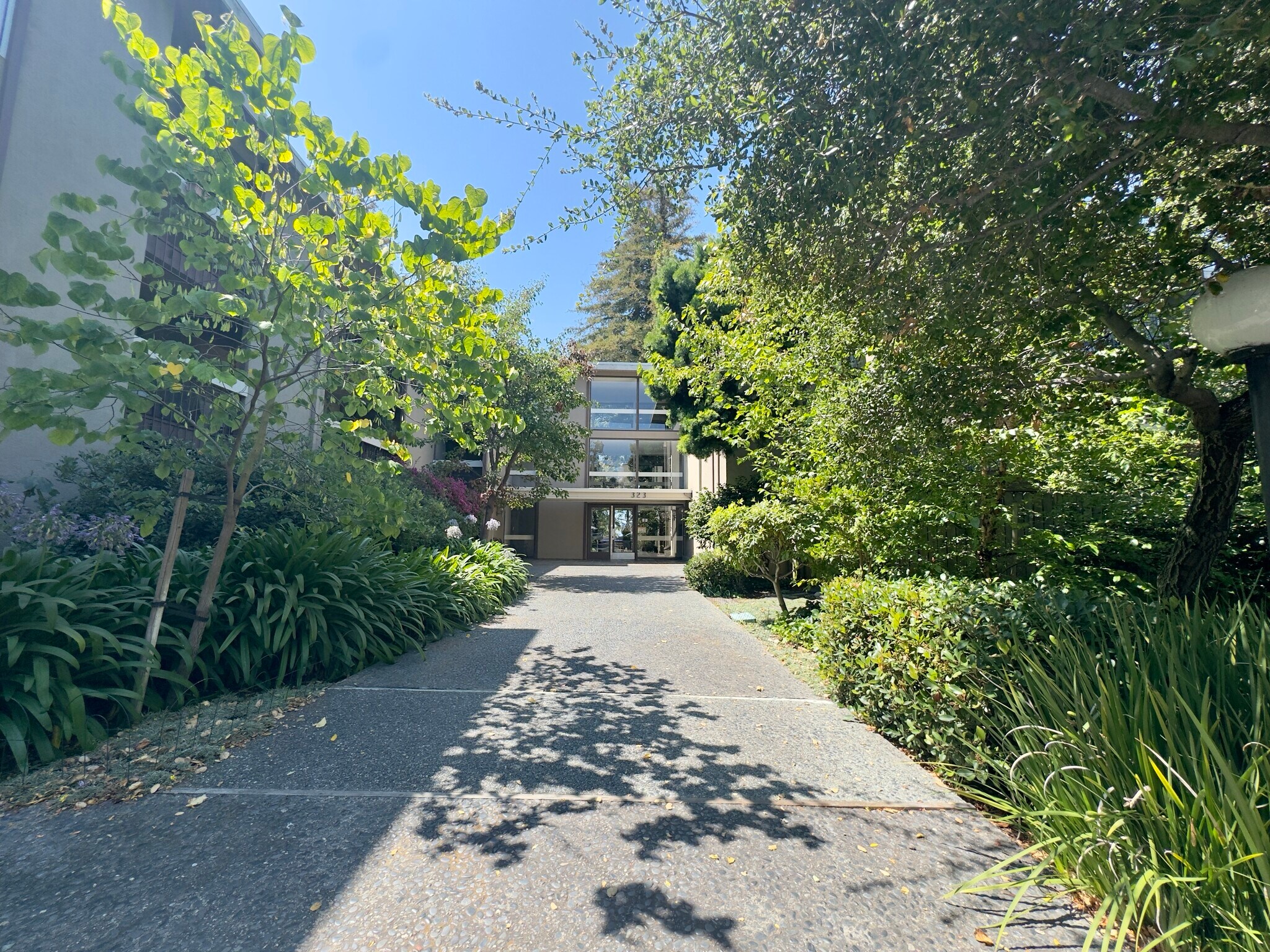 Building Photo - 323 Monte Vista Ave