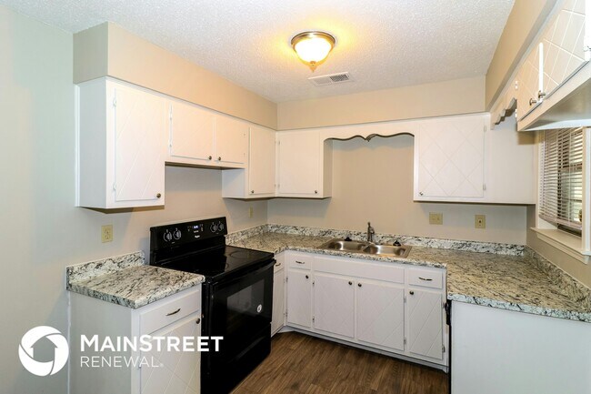 Building Photo - 7135 Hillshire Dr
