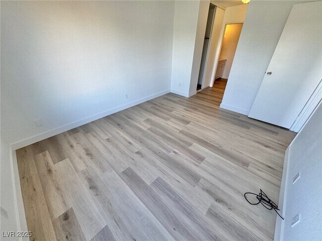 Building Photo - 1424 Santa Anita Dr