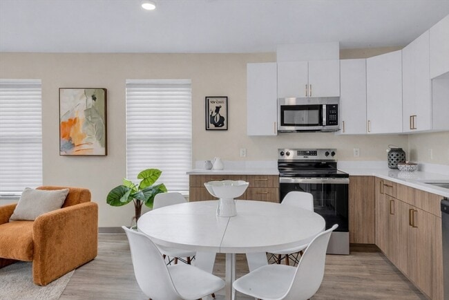 Building Photo - 375 Cummins Hwy