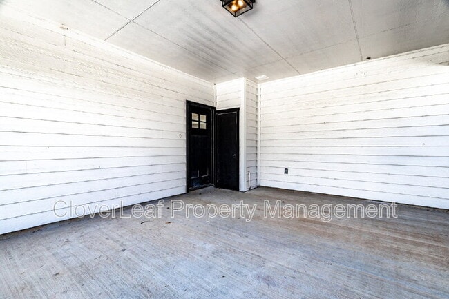 Building Photo - 1934 Lamar St