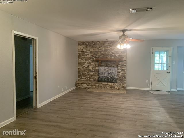 Building Photo - 4 br, 3 bath House - 114 Sharon Dr