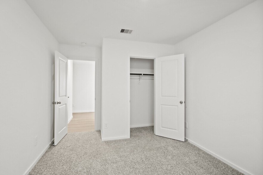 Building Photo - 233 Cal Ford Dr