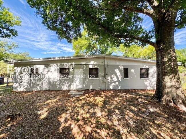 Building Photo - 7121 Flounder Dr