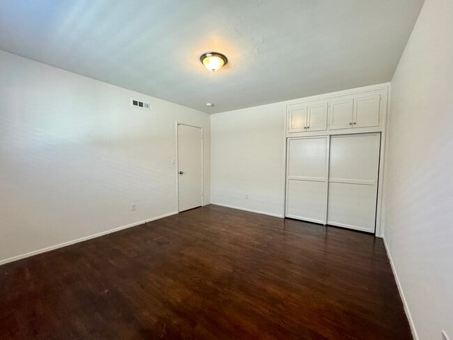 Building Photo - AVAILABLE NOW! BEAUTIFUL 3BD/1.5BA POINT LOMA HOME w/ GARAGE & LAUNDRY!