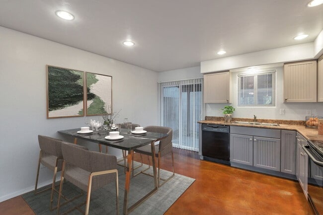 Building Photo - 3 N 6th Ave