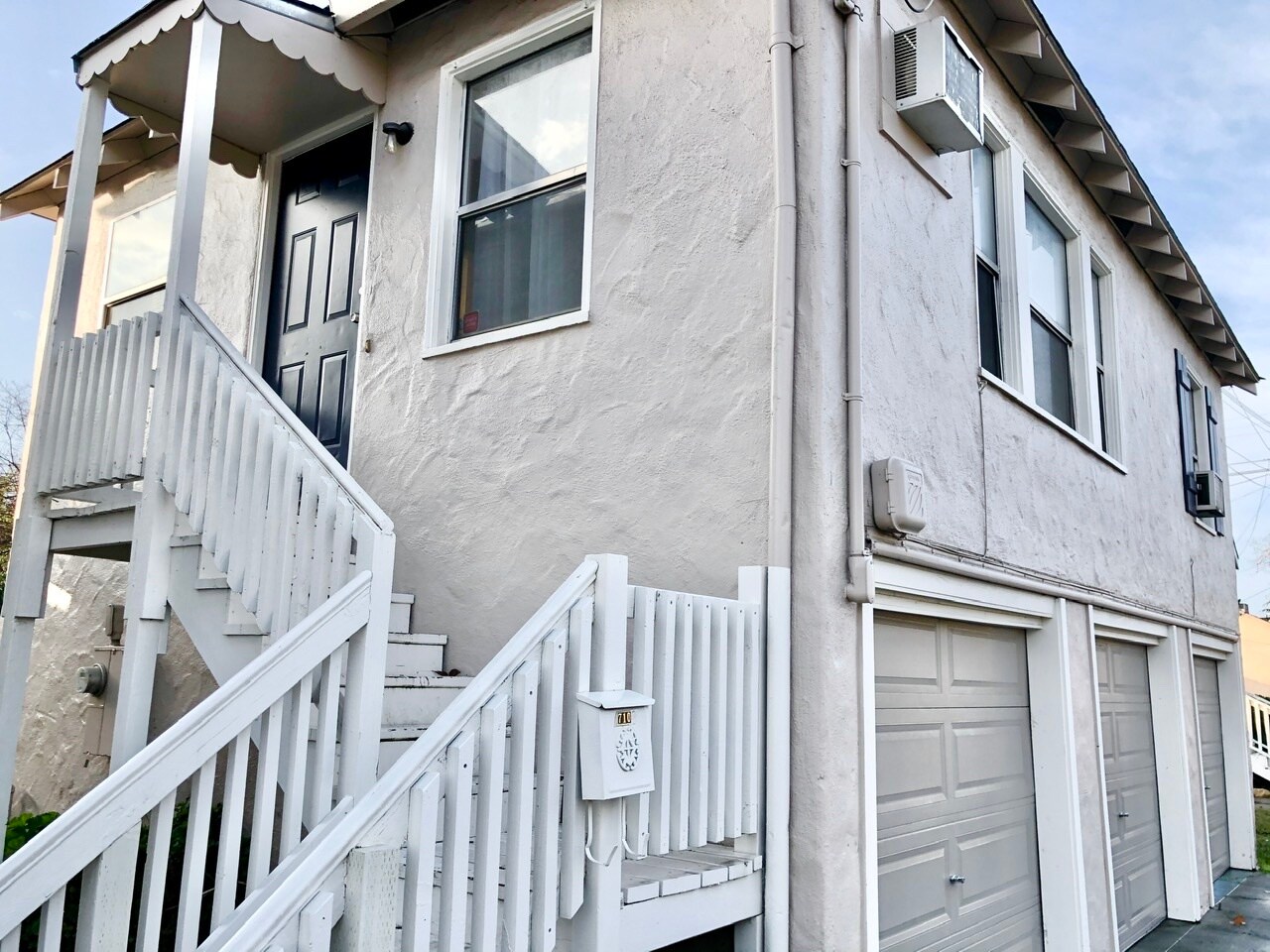 Building Photo - 710 9th St