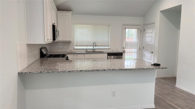 Building Photo - 128 Riverhill Dr